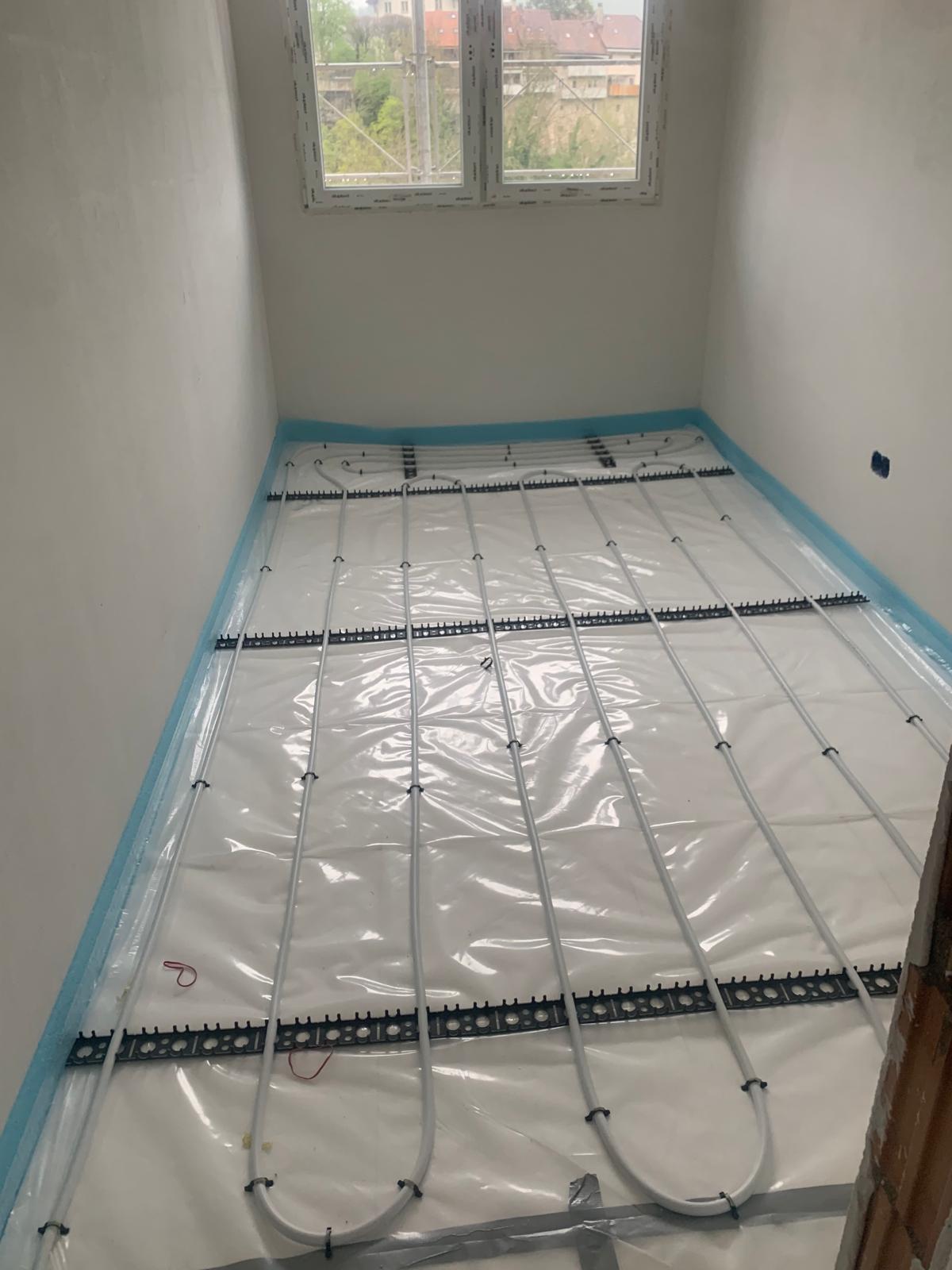 Gouttière en cuivre sur toiture en tuiles